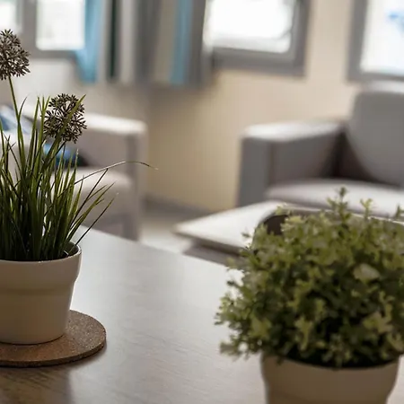 Evancy Les Peupliers فندق *